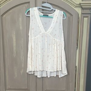 Lightweight White V-Neck Sleeveless Peplum Top